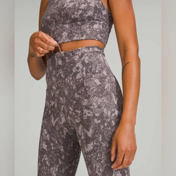 SOLD Lululemon Wunder Train High-Rise Tight 25" in Hideaway Camo Lunar Rock Mult - Picture 3 of 8